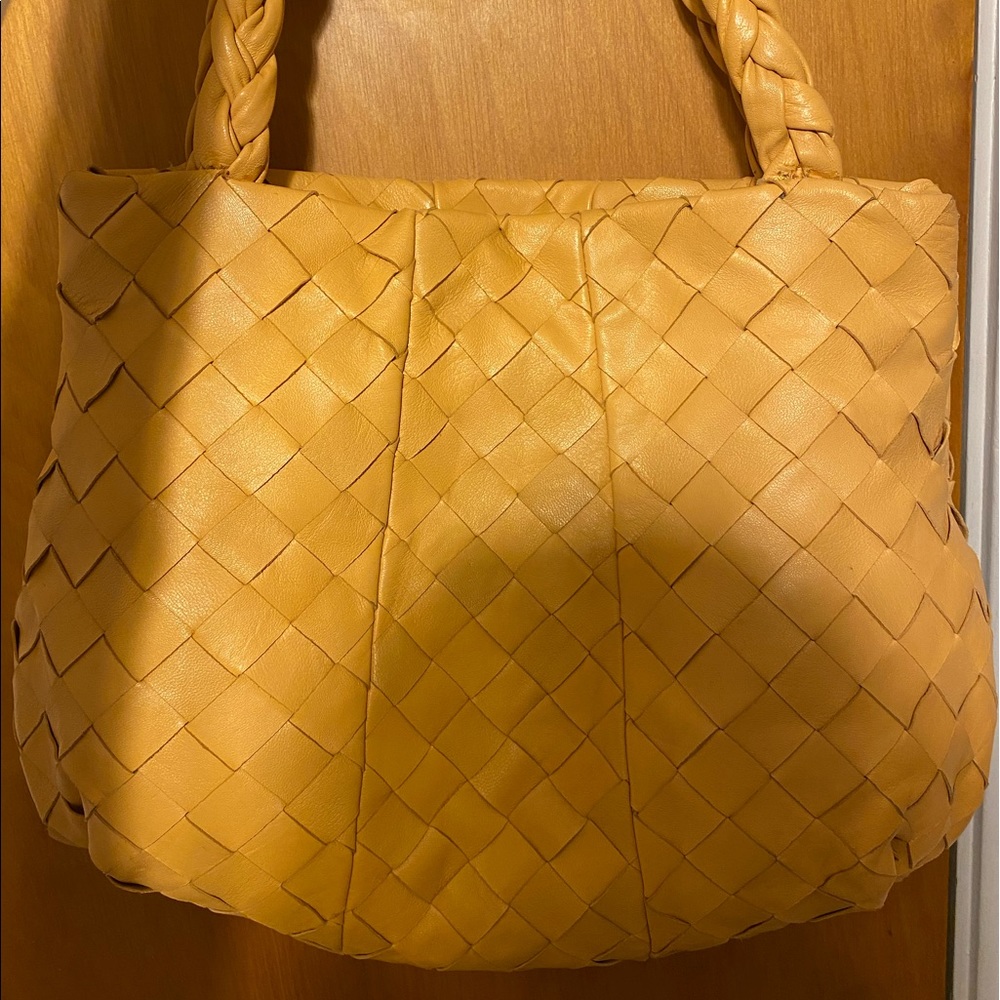 Desmo Shoulder Bag